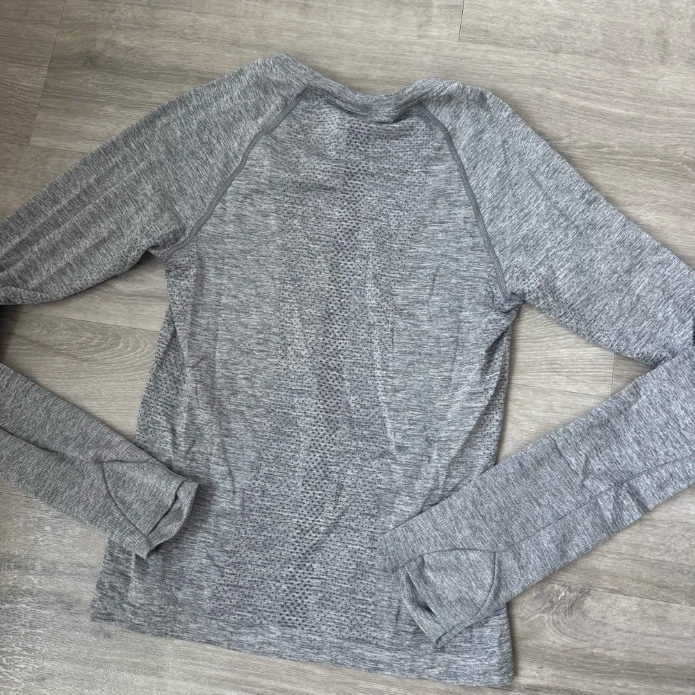 Lululemon swifty long sleeve shirt waist length - Picture 3 of 3